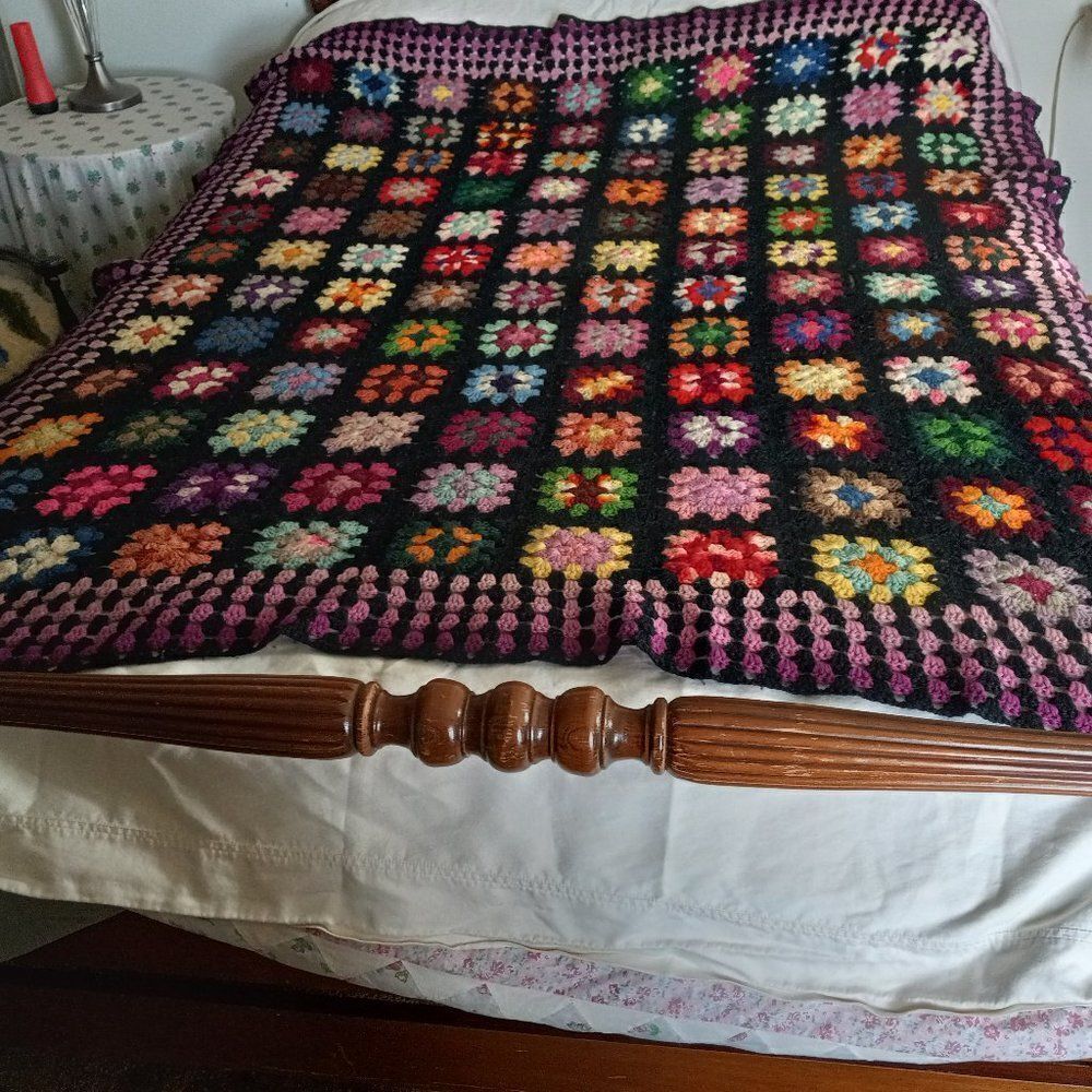Vintage Granny squares crochet afgan 68x60